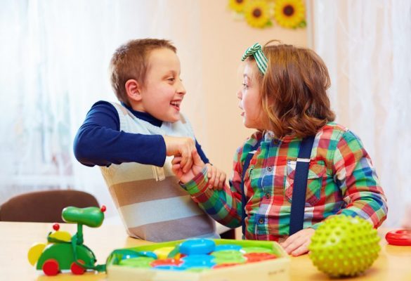 علائم احتمالی اوتیسم در کودکان